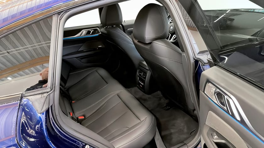 Bild 5 av BMW i4 M60 xDrive Gran Coupé Fully Charged Adpt farthållare Elstolar 19" H/K Drag