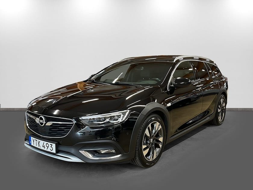 Bild 1 av Opel Insignia Country Tourer 2.0T 260hk 4x4 Business Drag/360°kamera