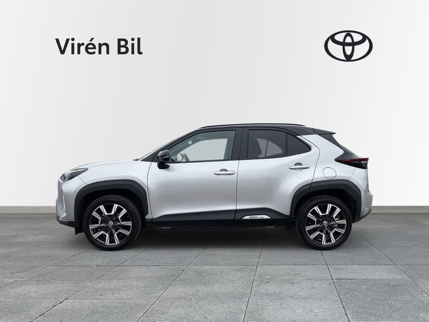 Bild 3 av Toyota Yaris Cross Hybrid 130 AWD-i Premiere Edition Panorama (Vinterhjul)