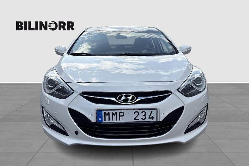 Bild 2 av Hyundai i40 I40/El-stolar/V-däck/MoK/Keyless/Vitmetallic/Reservhjul