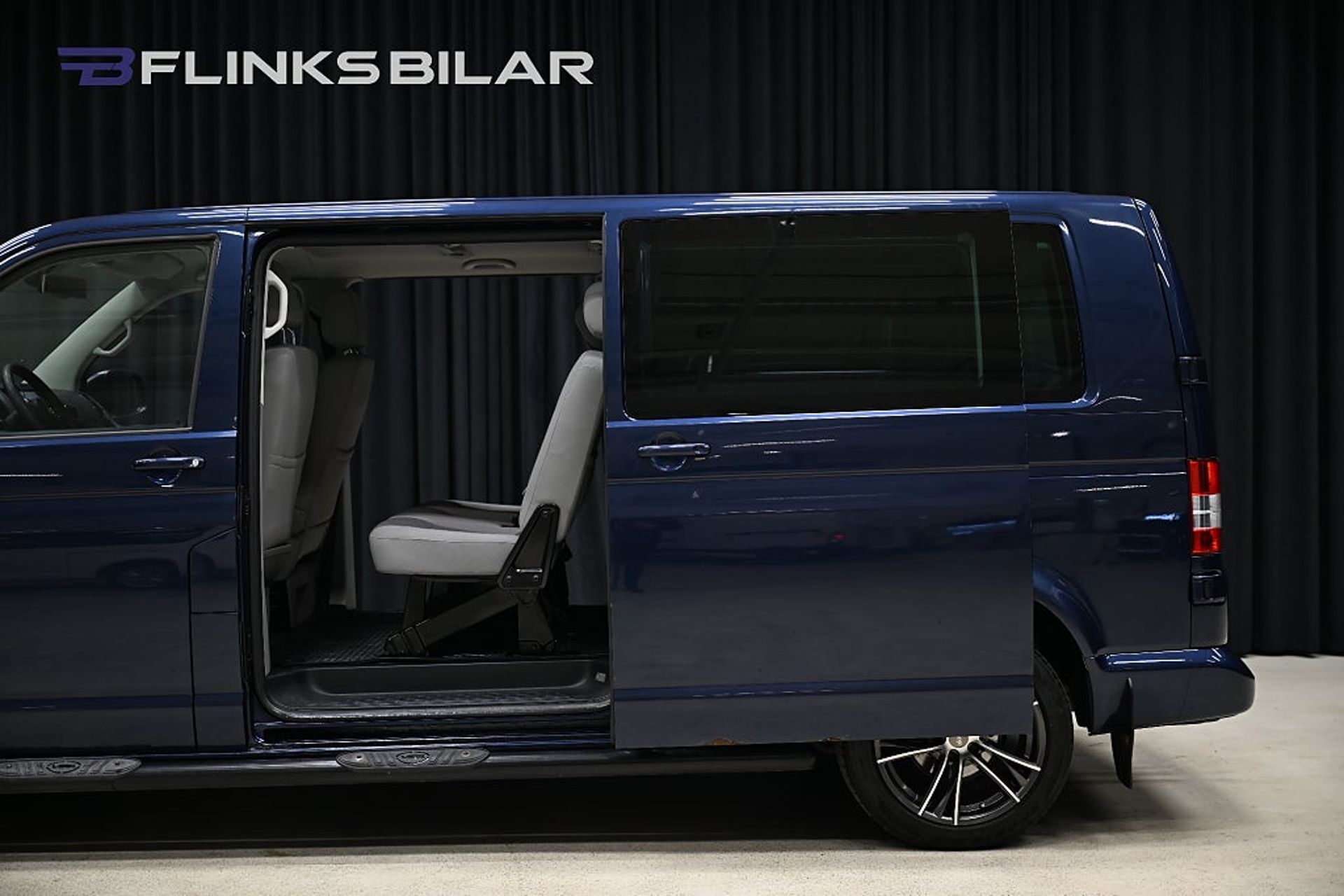 Volkswagen Caravelle 2014, photo 7/10