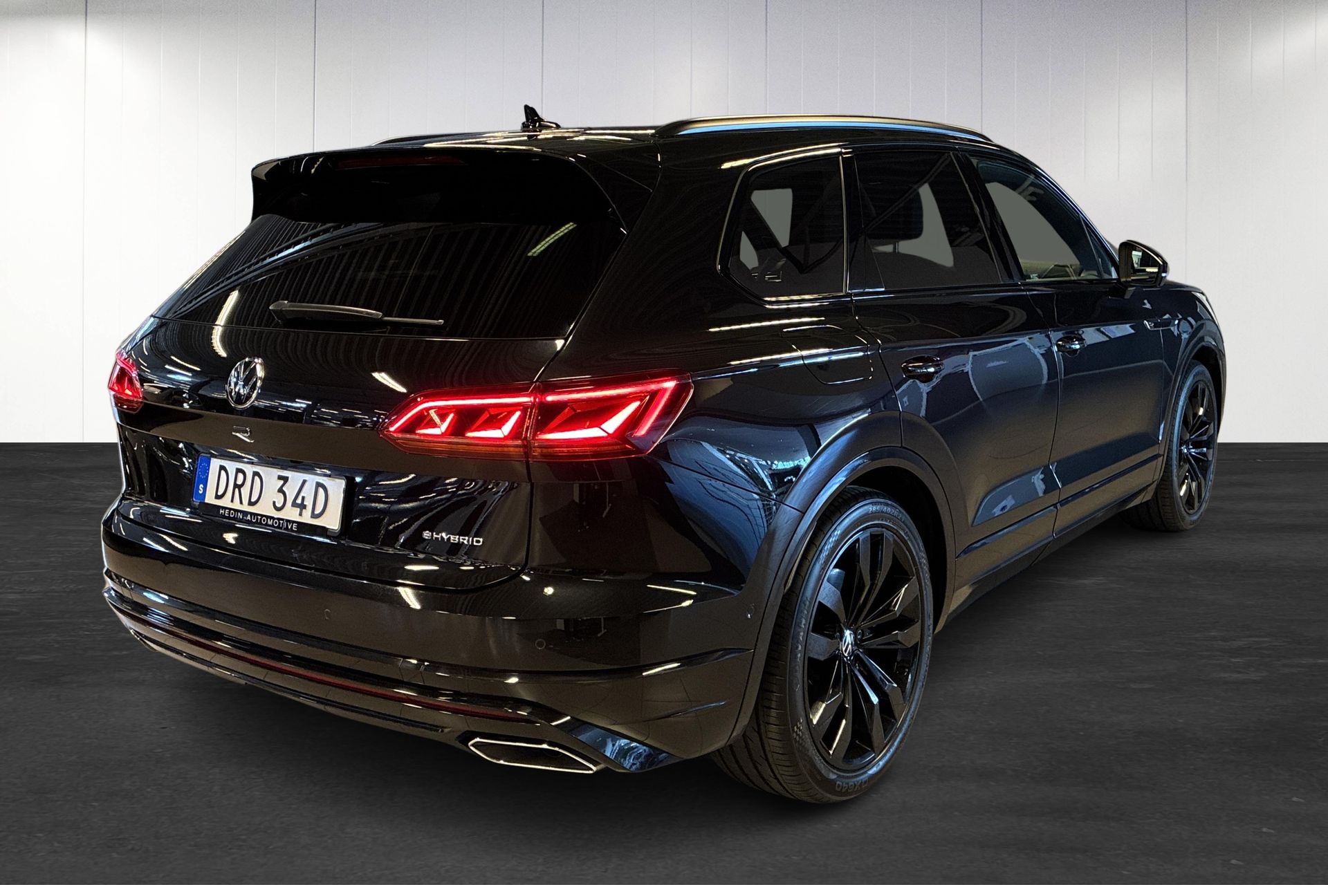 Volkswagen Touareg R eHybrid 3.0 V6 TSI 2023, photo 3/24