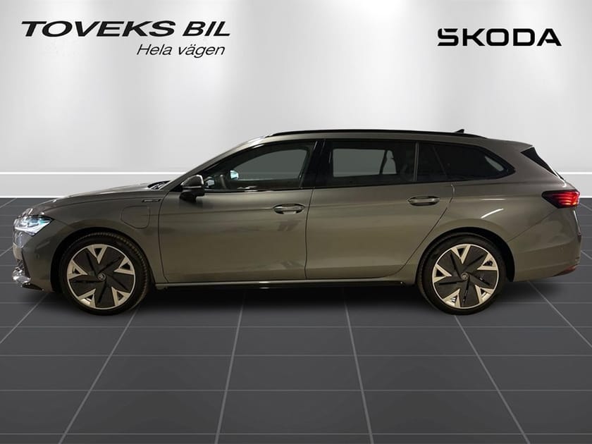 Bild 4 av Škoda Superb iV Kombi COMBI SPORTLINE 1,5 TSI 204 HK 6 VXL DSG