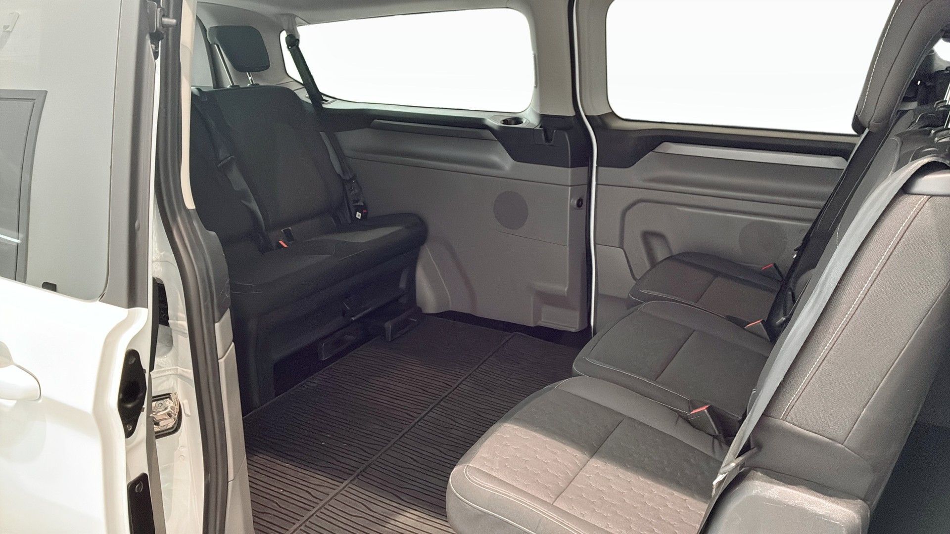 Ford Tourneo Custom 2024, photo 7/8