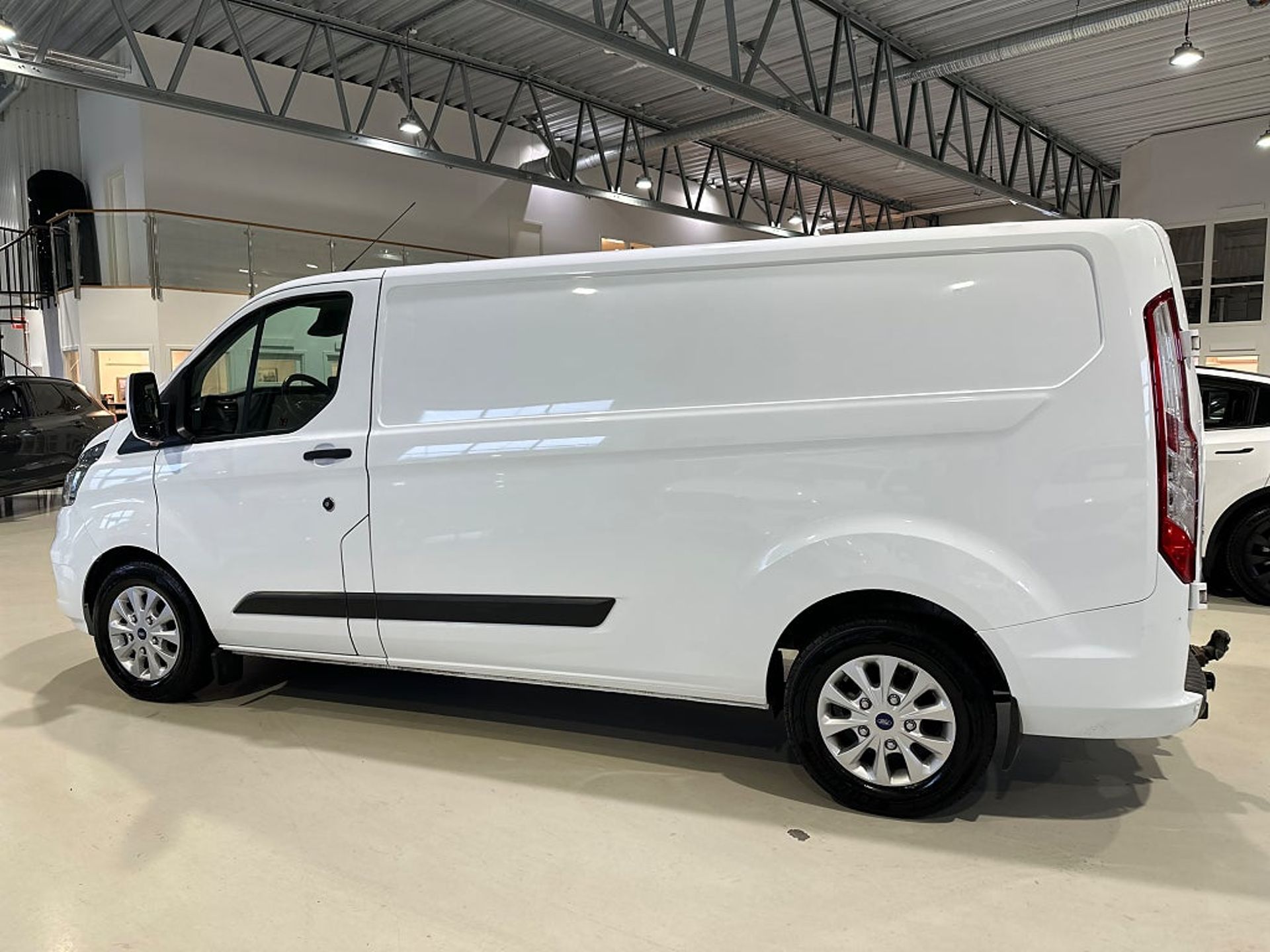 Ford Transit Custom 300 2.0 EcoBlue 2022, bild 6/10