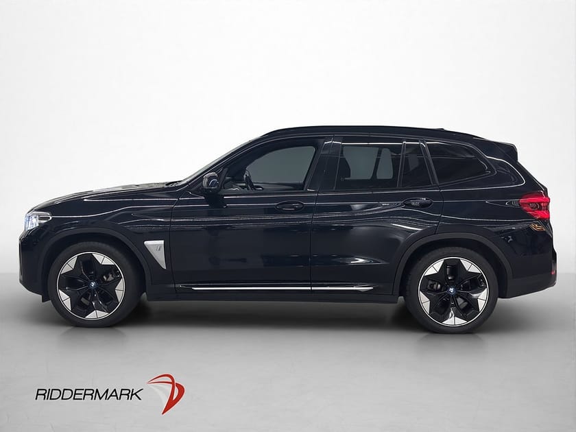 Bild 5 av BMW iX3 286hk Charged Plus Panorama H/K 360° Drag Head-Up