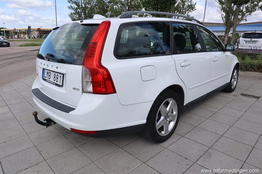 Bild 3 av Volvo V50 2.0 D FWD 136hk Aut Drag Svensksåld
