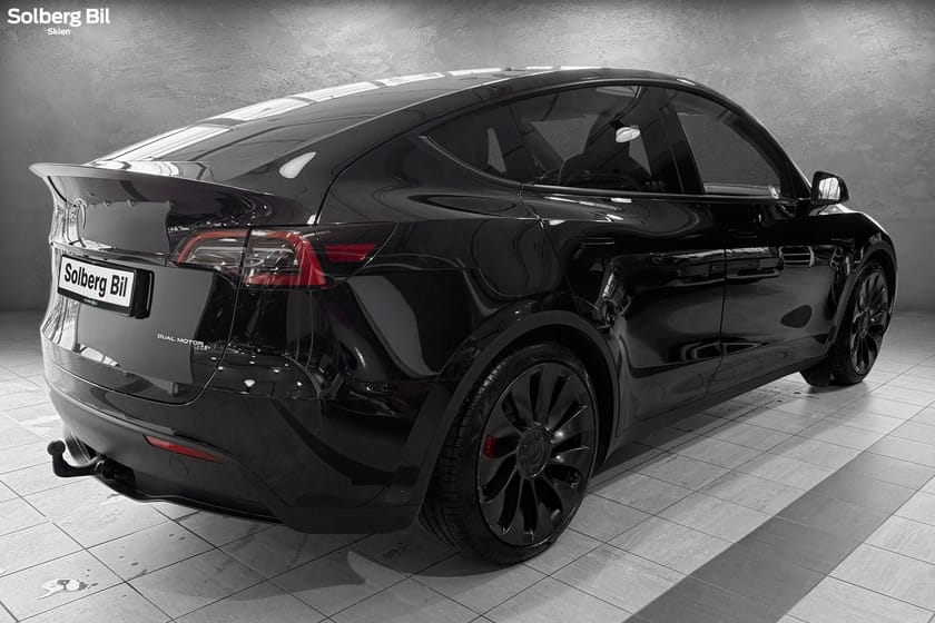 Bilde 4 av Tesla Model Y Performance PERFORMANCE/ BERLIN/ HENGER.F/ V.PUMPE/ PREMIUM