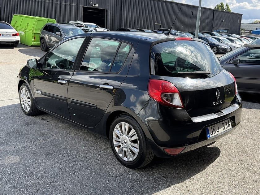 Bild 3 av Renault Clio  Halvkombi 5-dörrars 1.5 dCi Euro 5 Besiktigad