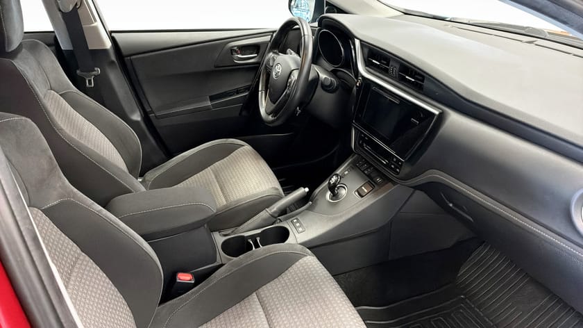 Bild 3 av Toyota Auris Hybrid e-CVT 136hk