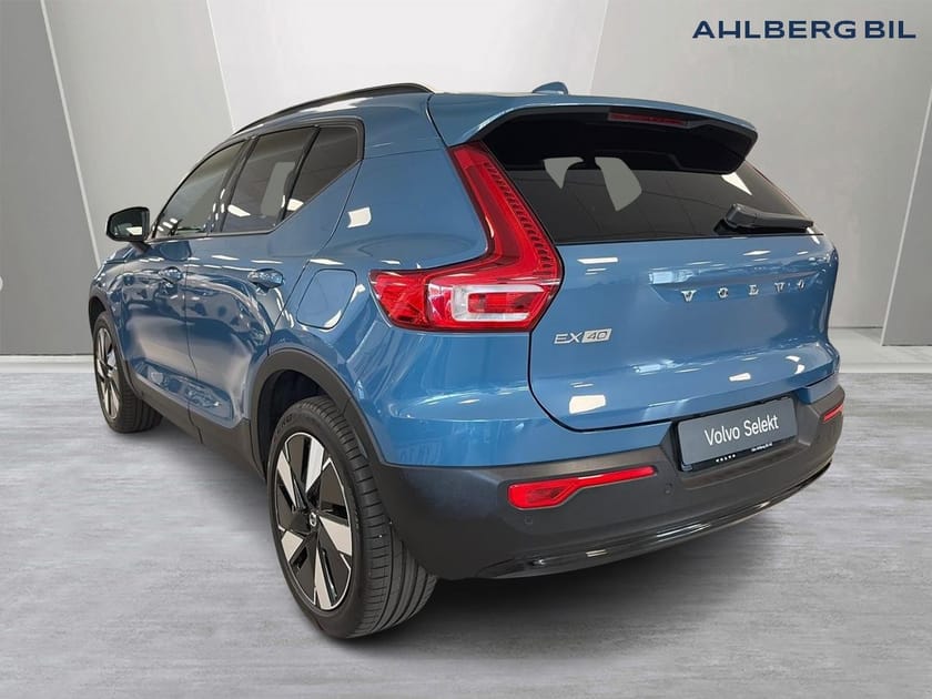 Bild 3 av Volvo EX40 Single Motor Extended Range R Core SE🔵 Dragkrok halvautomatisk, 360 Kamera, 19 TUM, Google Maps, Apple Carplay