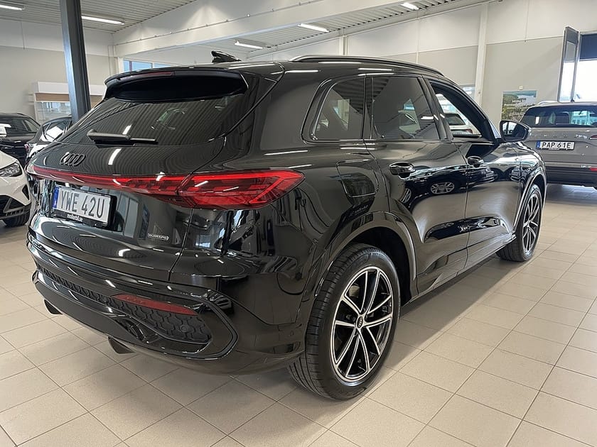 Bild 4 av Audi Q5 2.0TDI 204HK Quattro S-line / Drag / Värmare / 360
