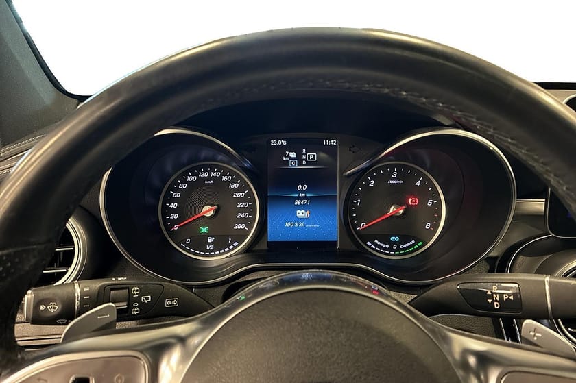 Bild 5 av Mercedes-Benz GLC 300 de 4MATIC AMG Drag Nav Panorama