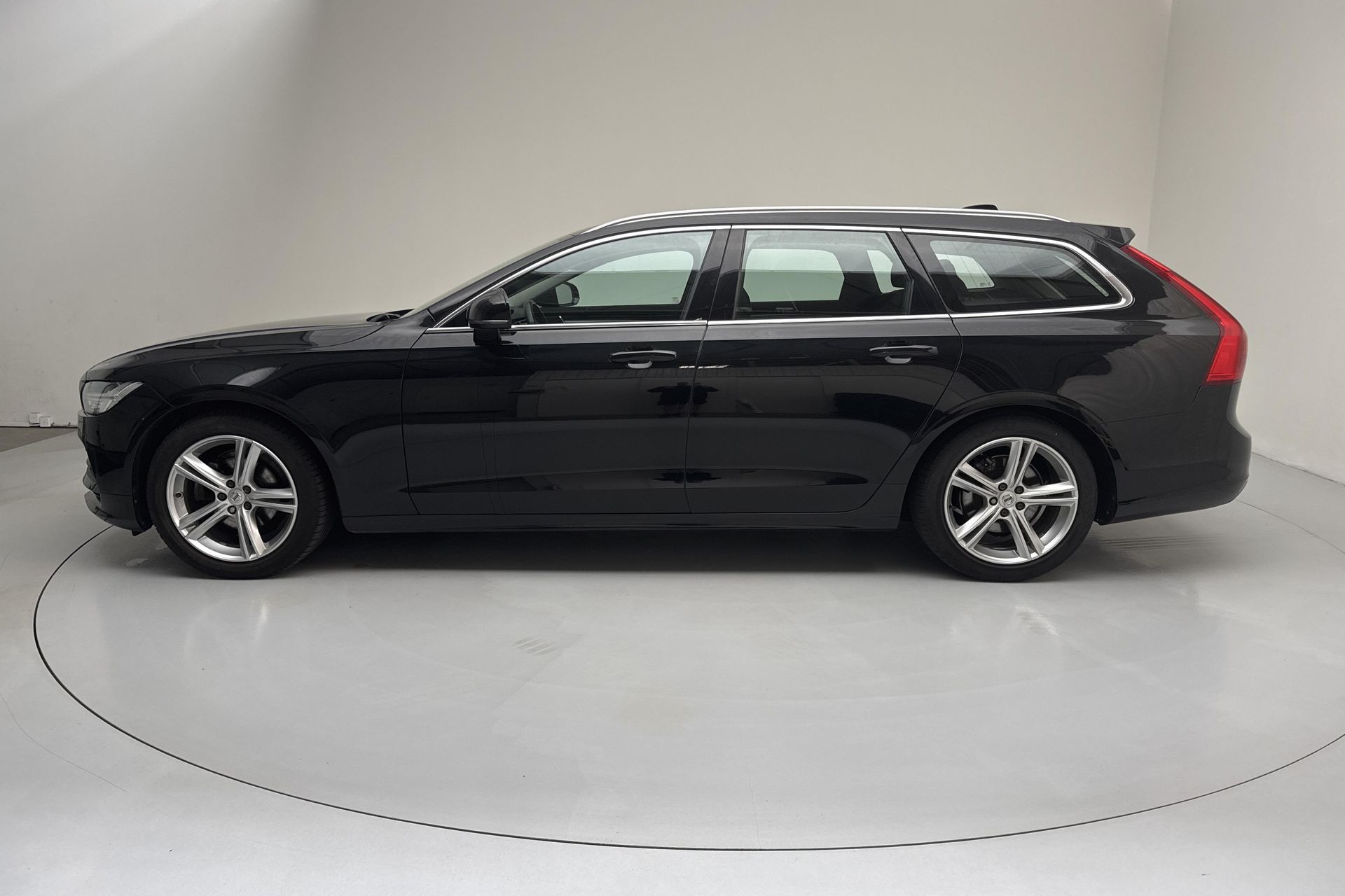 Volvo V90 T4 2020, bild 2/10