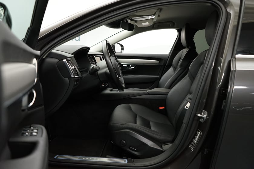 Bild 5 av Volvo V90 B4 Bensin Momentum Advanced SE, HarmanKardon PremiumSound, Dragkrok