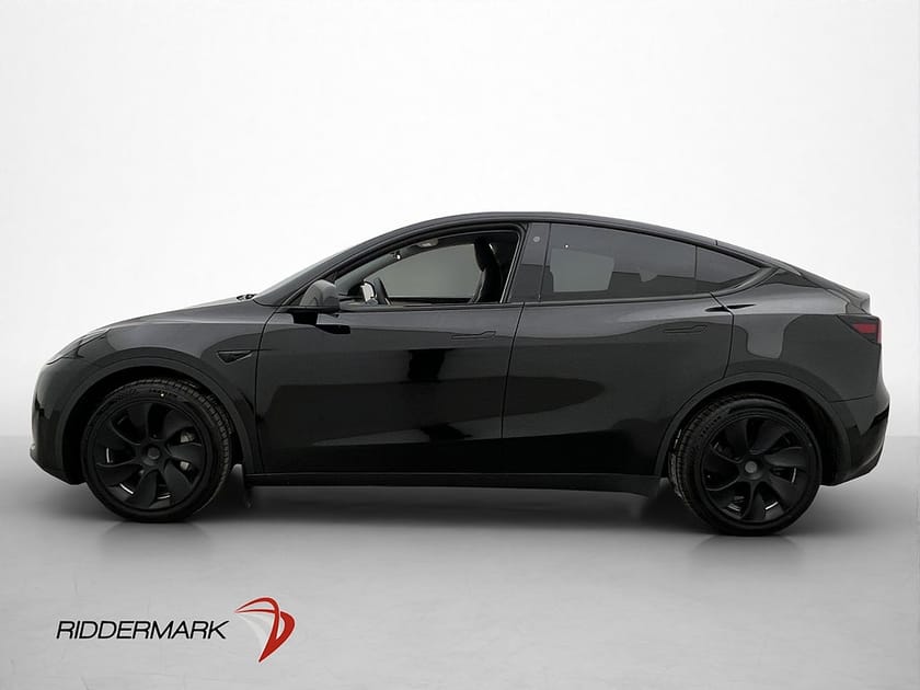 Bild 5 av Tesla Model Y Standard Range RWD Pano Drag Kamera Moms Skinn AP