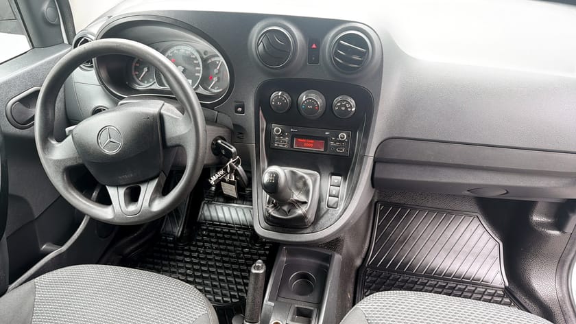 Bild 4 av Mercedes-Benz Citan 109 CDI 90HK / Takräcke / Drag