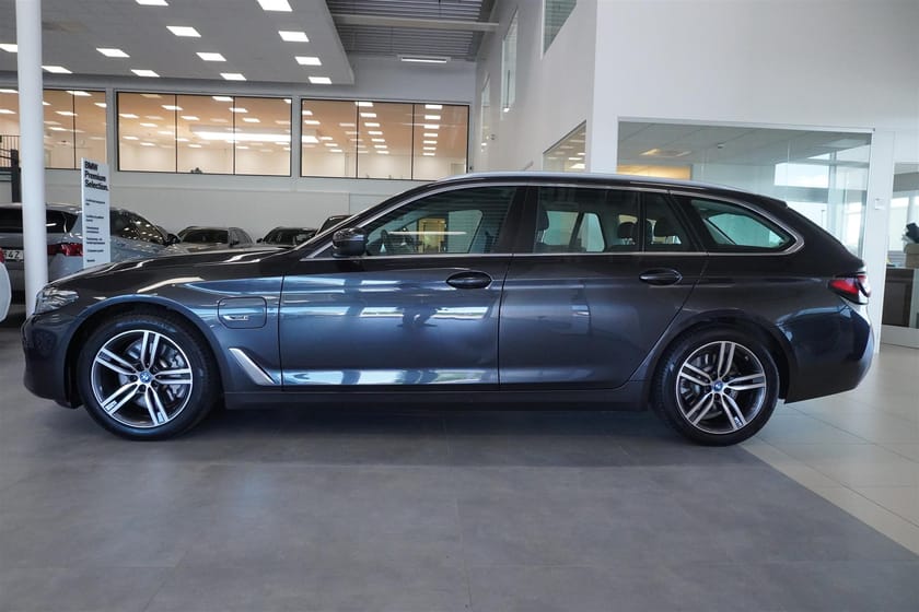 Bild 3 av BMW 530e Touring Connected Drag HiFi