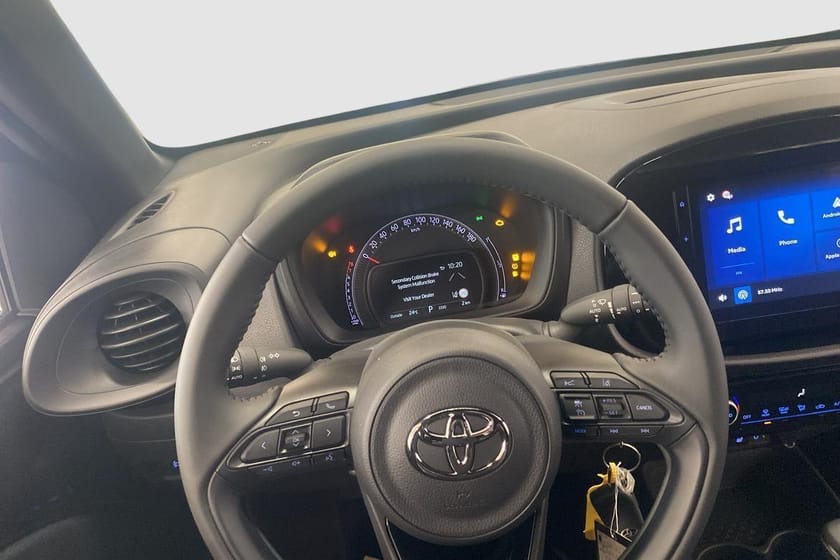 Bild 3 av Toyota Aygo X 1.0 5dr Play Comfort & Style Pack Automat