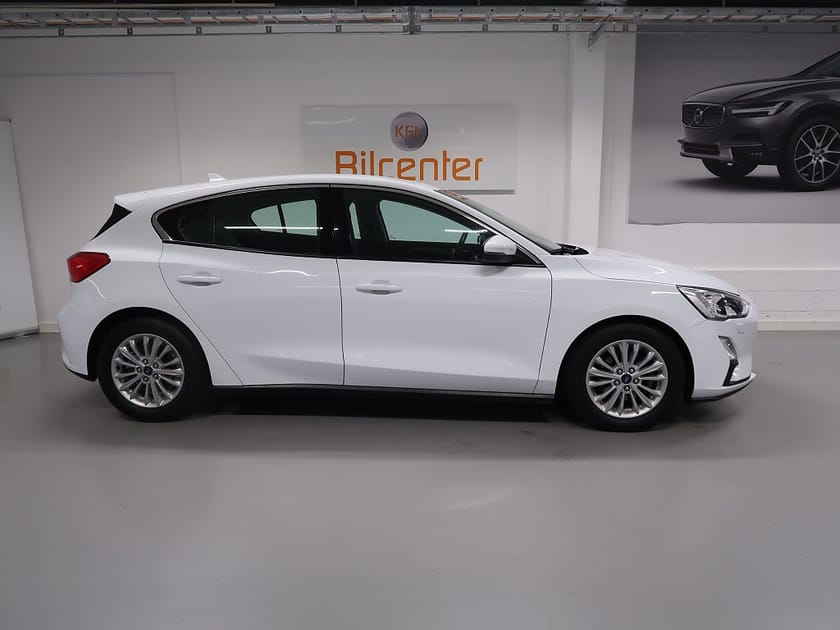 Bild 5 av Ford Focus 1.0 Titanium V-Däck ingår Aut-CarPlay-AdaptivFH-Keyless