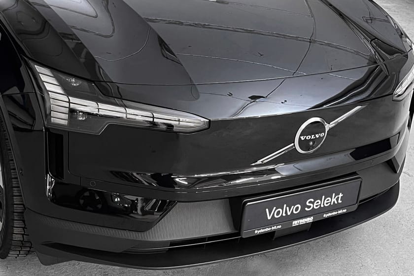 Bilde 2 av Volvo EX30 Twin Motor Performance Ultra PANO|20"|360|H&K|TONEDE