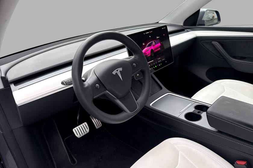 Bilde 5 av Tesla Model Y Performance AWD / H.Feste / Quicksilver / Lyst interiør