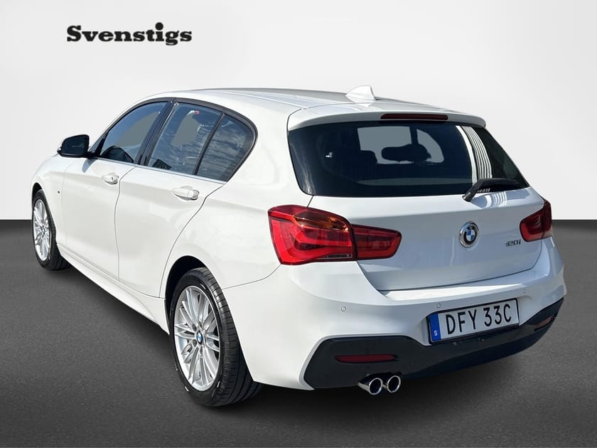 Bild 3 av BMW 120i M-Sport 184hk Dragkrok Digital Cockpit