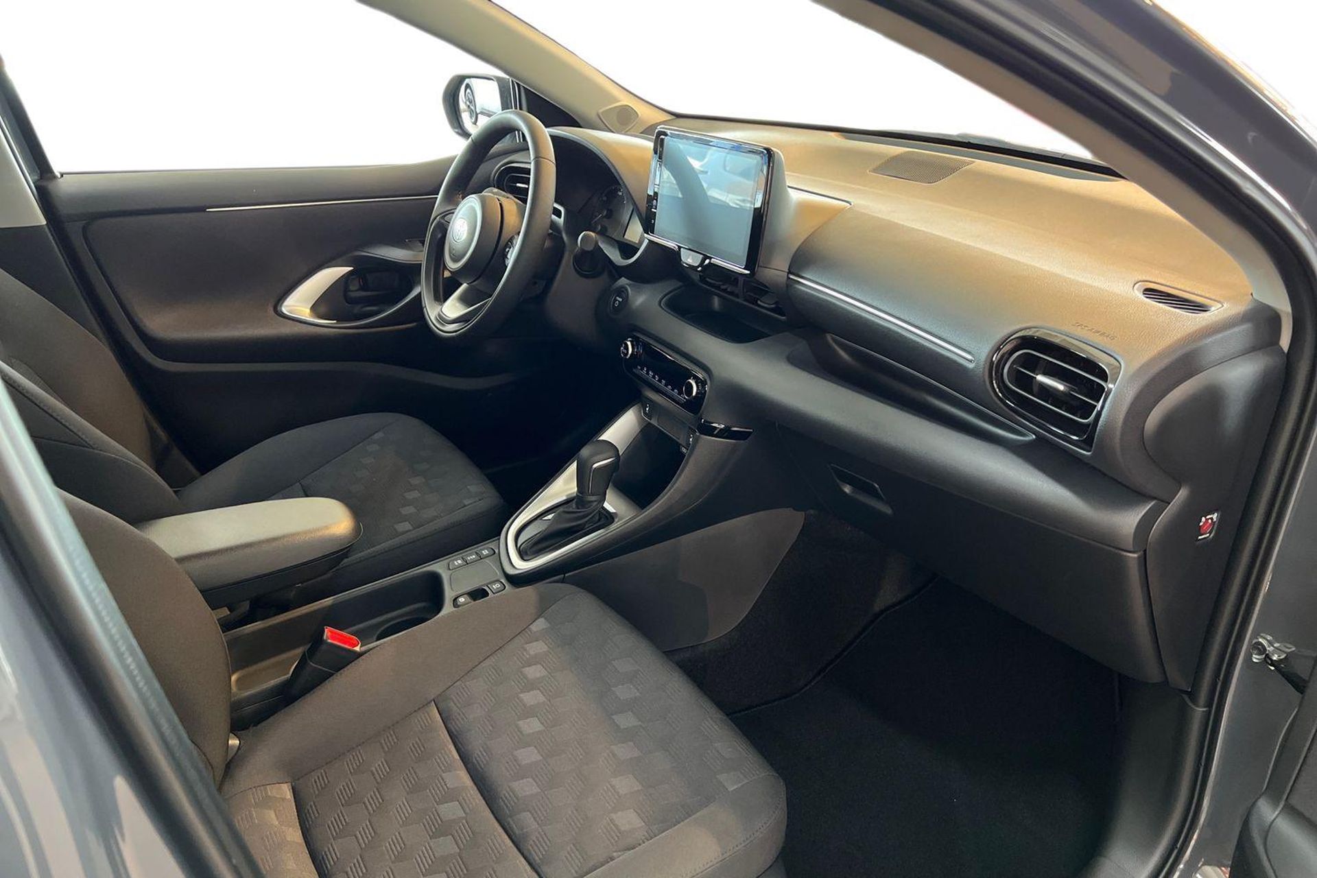 Toyota Yaris Hybrid 115 Active 2026, bild 6/10
