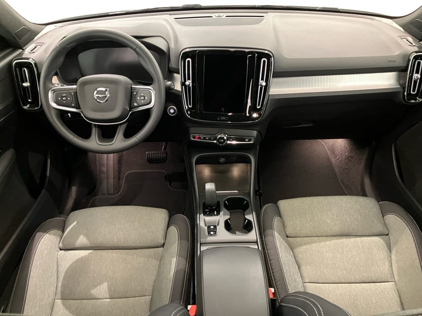 Bild 5 av Volvo XC40 B4 FWD Bensin Mom Adv Navi Pro Edt