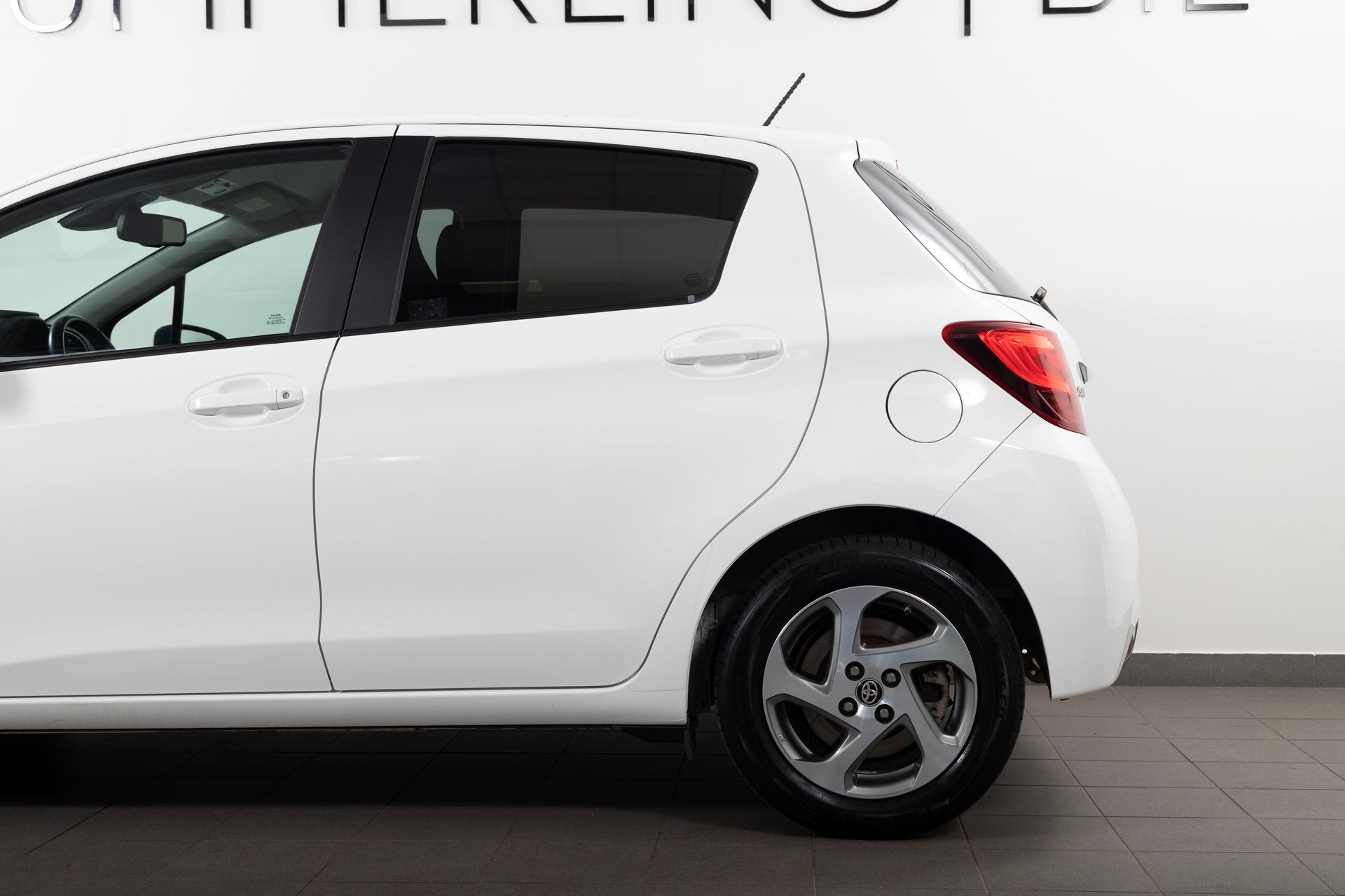 Toyota Yaris 2015, photo 5/10