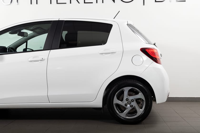 Bild 5 av Toyota Yaris Hybrid e-CVT Backkamera Farthållare