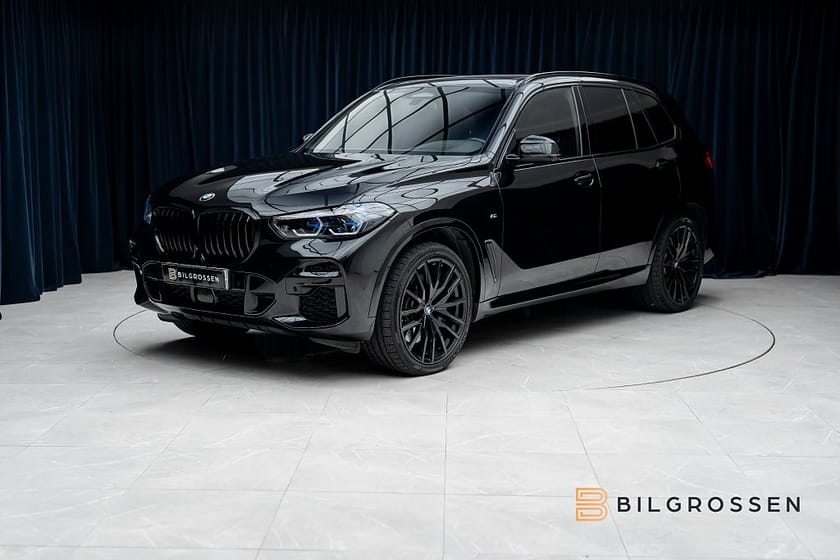 Bild 1 av BMW X5 xDrive40d M Sport Sky Lounge HUD 360 Kolfiber MOMS