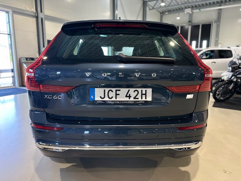 Bild 5 av Volvo XC60 Recharge T6 AWD Core Edition / Pano / H/K / Drag