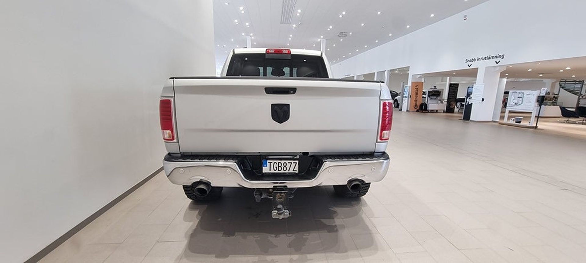 RAM 1500 5.7 V8 HEMI 4x4 2018, photo 6/13