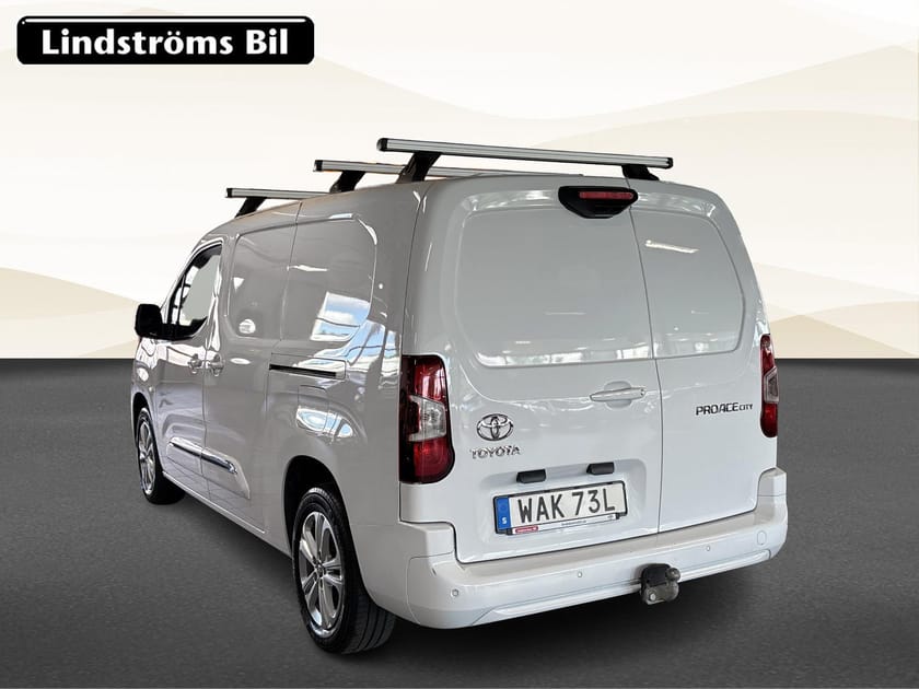 Bild 4 av Toyota ProAce City 1.5D Long Professional Drag Sommar/Vinterhjul