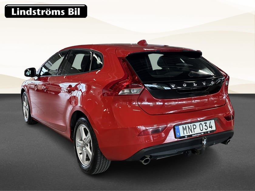 Bild 3 av Volvo V40 T2 Kinetic Värmare Dragkrok Vinterhjul