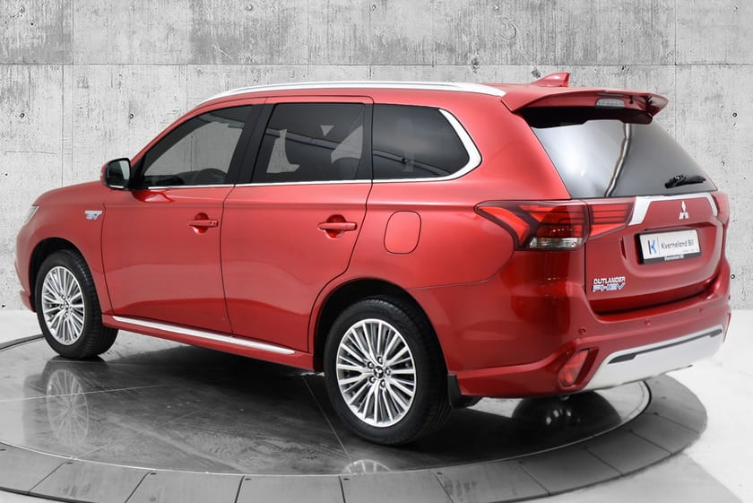 Bilde 5 av Mitsubishi Outlander PHEV 224 HK/Instyle plus/Skinn/360 g.k./SE KM!!!