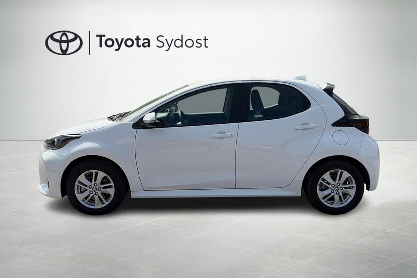 Bild 3 av Toyota Yaris Hybrid rattvärme, backkamera, adaptiv farthållare mm