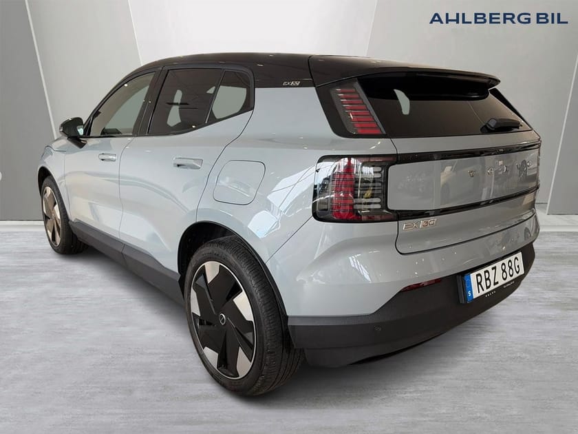 Bild 3 av Volvo EX30 Twin Motor Performance 🔵 Plus, Parkeringskamera Bak, HarmanKardon PremiumSound, Baklucka Elmanövrerad, Google Maps