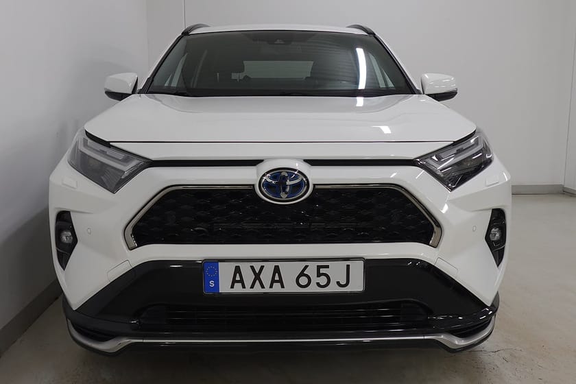 Bild 2 av Toyota RAV4 Plug-in Hybrid E-CVT X EDITION Kamera Adap-F