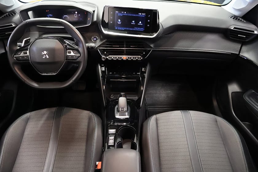 Bild 5 av Peugeot 208 1.2 PureTech 100 EAT Allure NyServad V-Hjul KamremBytt