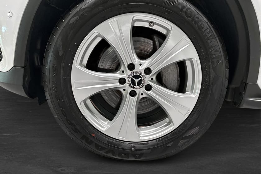Bild 5 av Mercedes-Benz GLC 220 d 4MATIC Skinn Burmester Drag Elstol