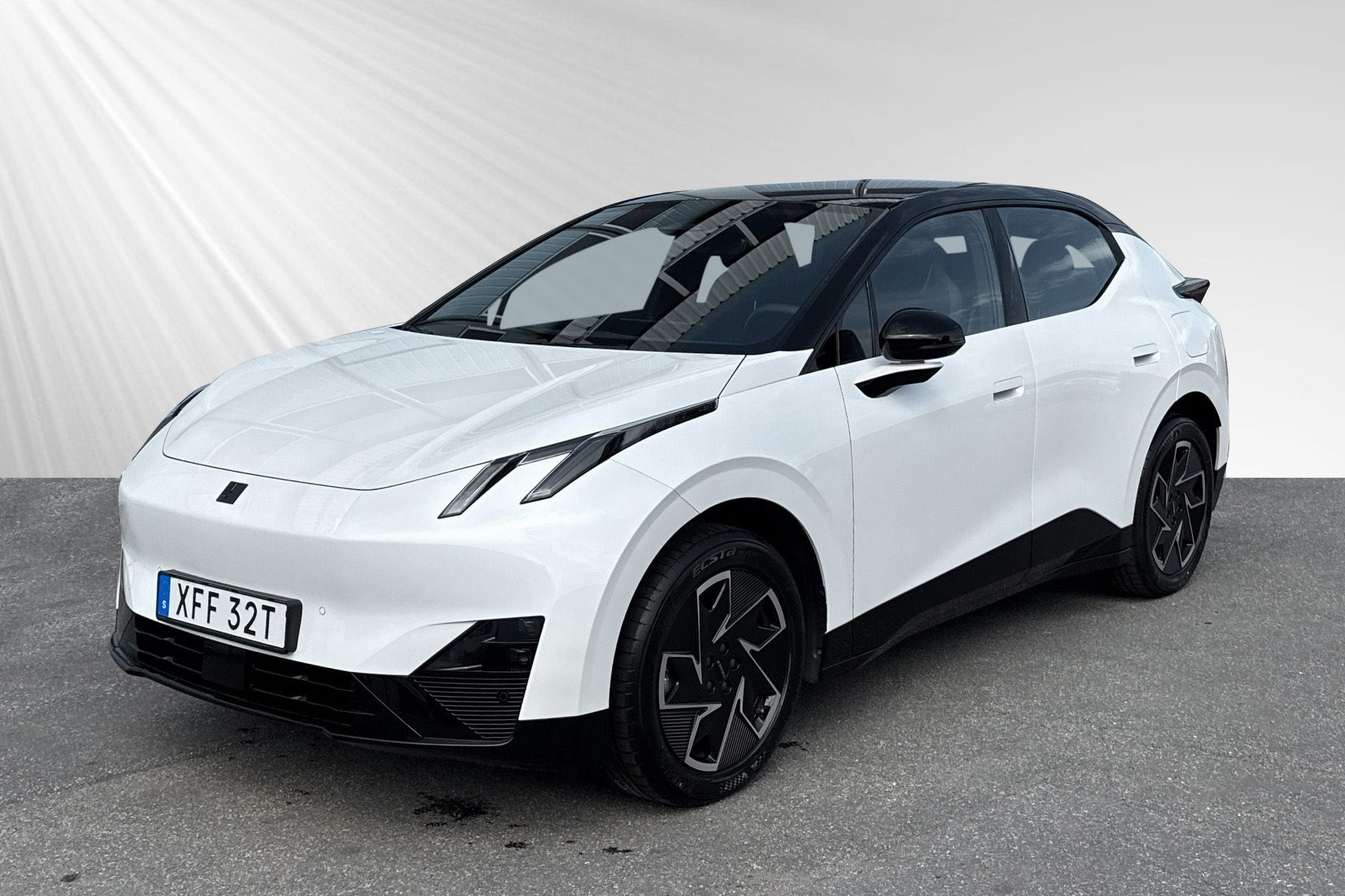 Lynk &amp; Co 02 EV 272 л.с.