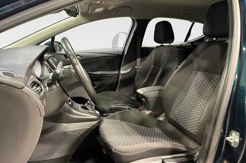 Bild 3 av Opel Astra 1.0 EDIT ecoFLEX 105 HK Enjoy CARPLAY PDC 360KR/ÅR 17"
