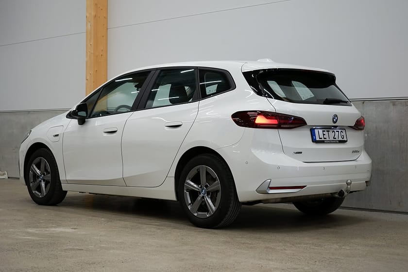 Bild 5 av BMW 225e xDrive Active Tourer Widescreen Drag Kamera Rattvärme