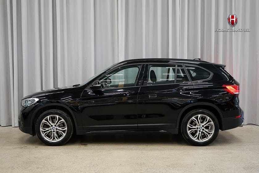 Bild 1 av BMW X1 xDrive20d Sport line M-sport ratt Drag HUD Hifi GPS