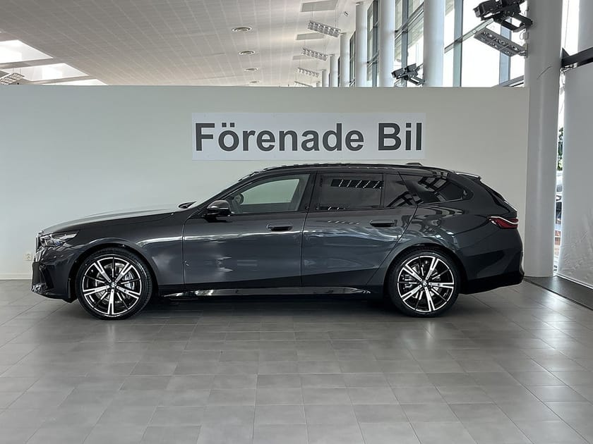 Bild 3 av BMW i5 xDrive40 Touring M Sport H/K Dragkrok Rattvärme