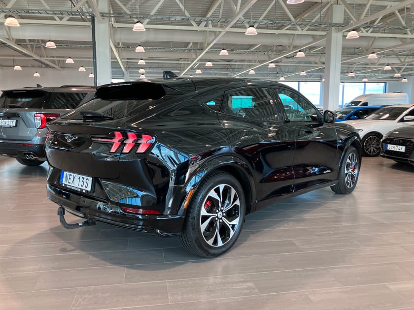 Bild 4 av Ford Mustang Mach-E Standard Range AWD / Drag / B&O