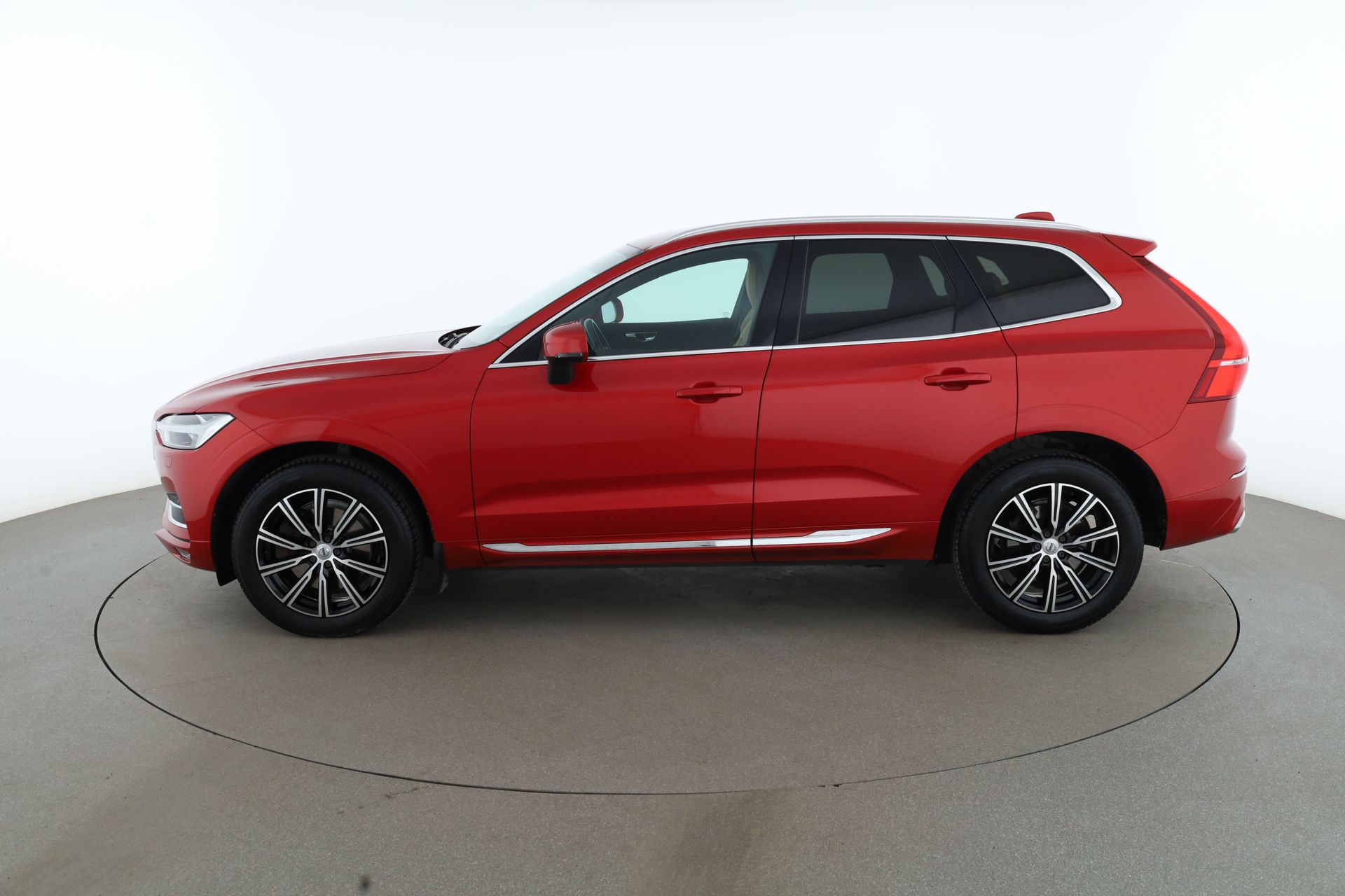 Volvo XC60 D4 AWD Inscription 2019, photo 2/46