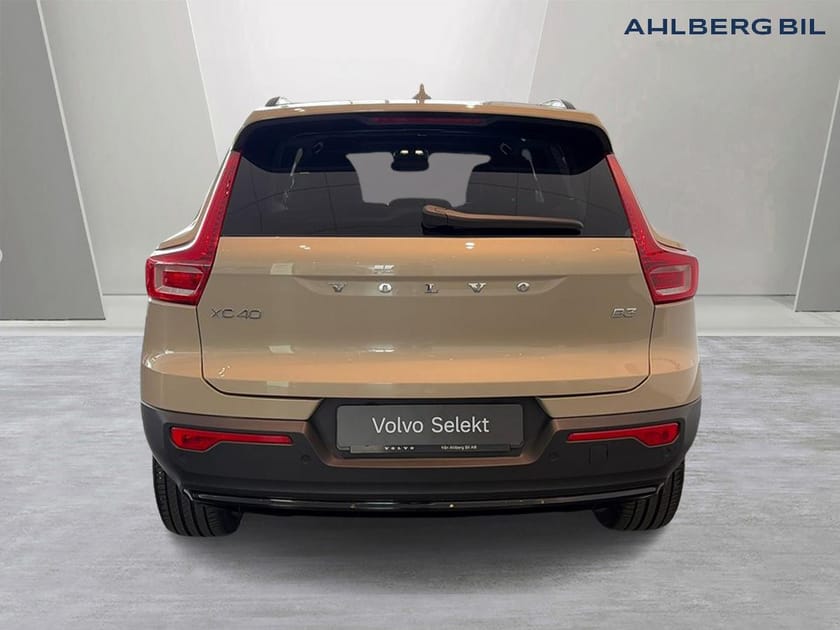 Bild 4 av Volvo XC40 B3 FWD Bensin Plus Dark